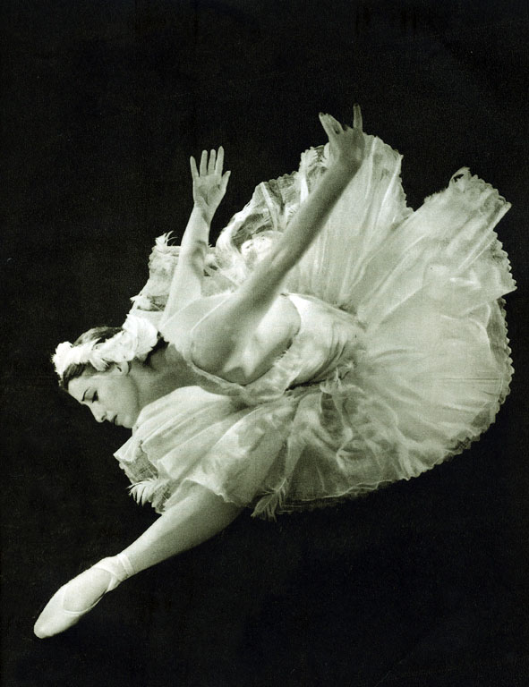Galina Ulanova, immagine tratta dal volume "The Bolshoi theatre ballet : notes / Yury Slonimsky"